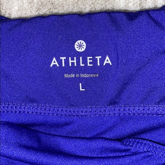 ATHLETA SHORTS - Picture 3 of 5